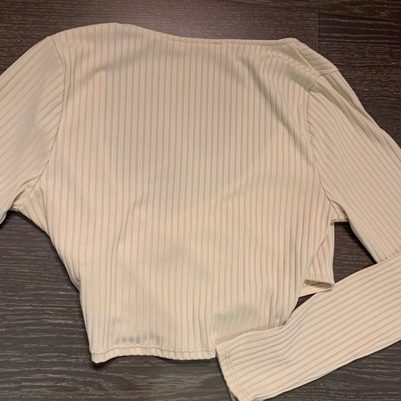 Dolce Vita Wrap Crop Top - Picture 4 of 4